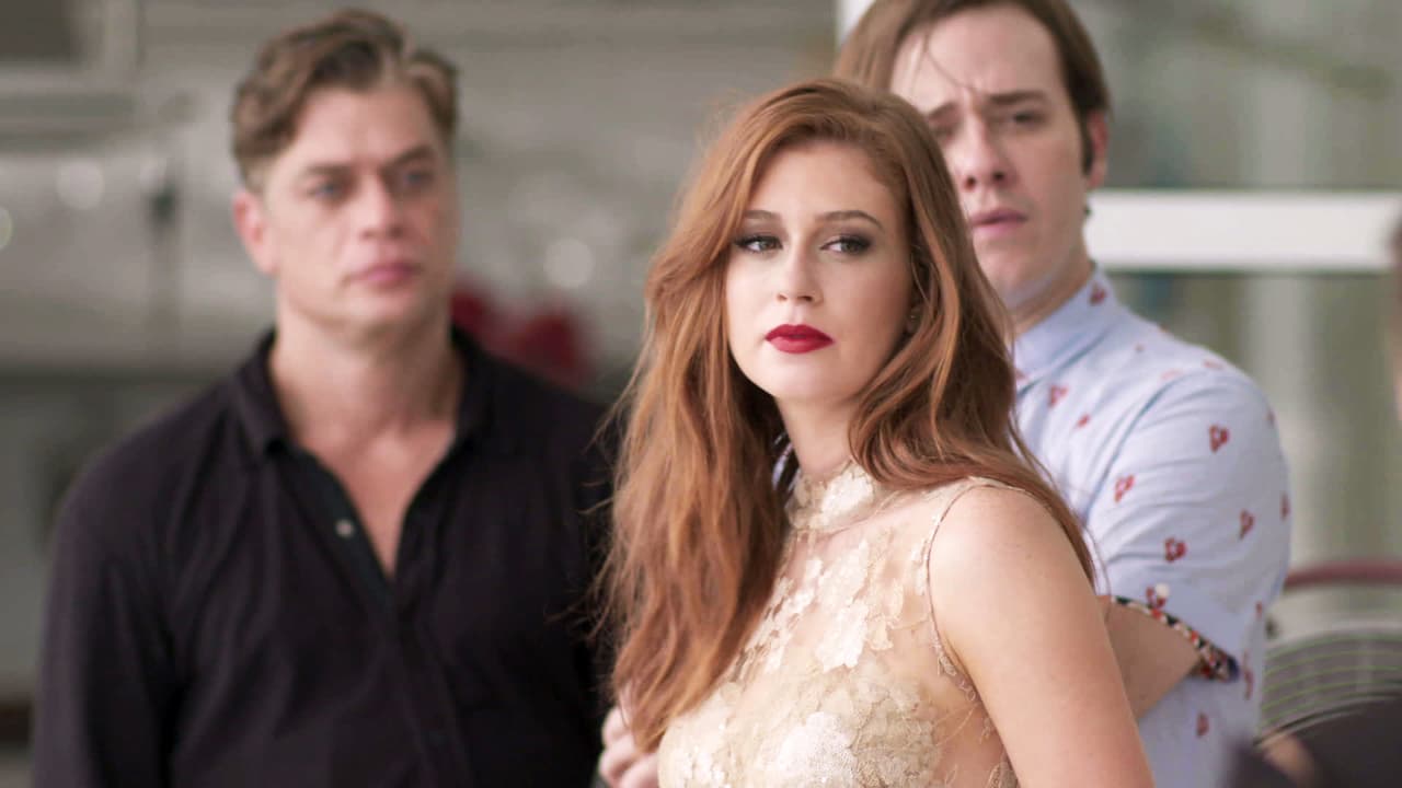 La nueva edición de la revista estaba a punto de lanzarse y Eliza acudió a una sesión en una bella mansión.