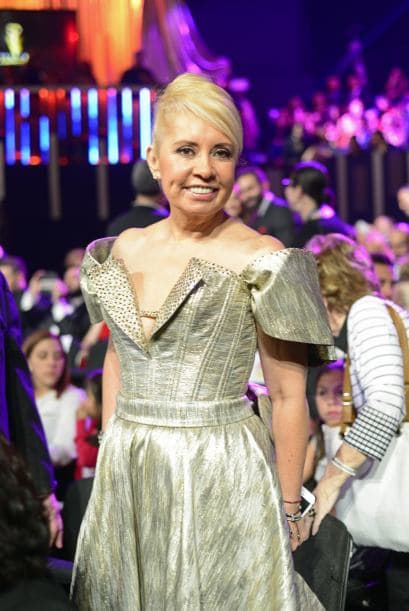 ¡Como toda una reina! Así posó para nosotros la bella productora Carla Estrada.