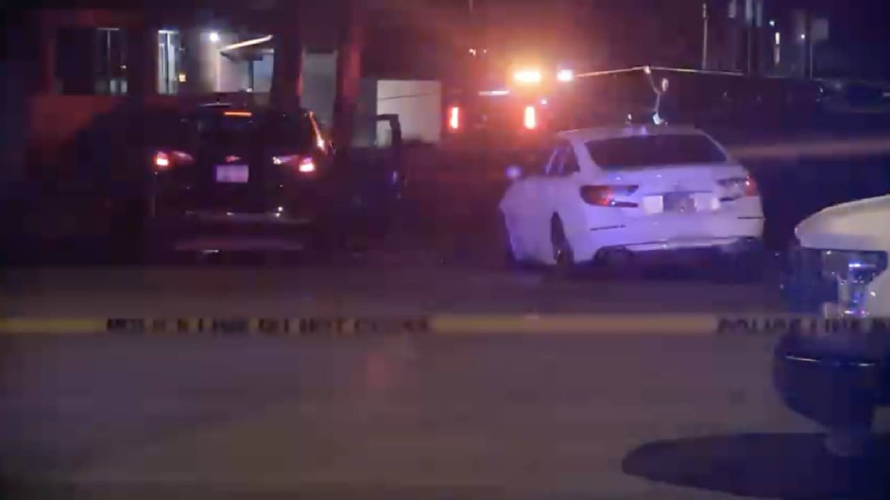 Accidente deja a una mujer sin vida y otra más hospitalizada; autos chocaron de frente