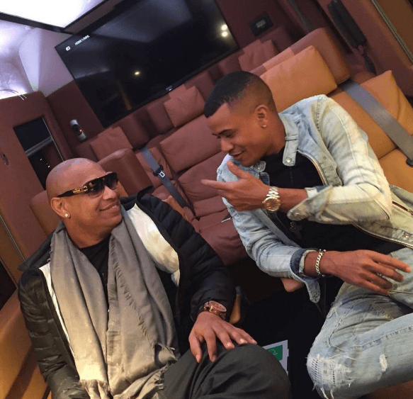 Los chicos de Gente de Zona, aunque de forma más discreta, ya que al igual que Nicky Jam apuestan por los relojes y collares más sencillos.