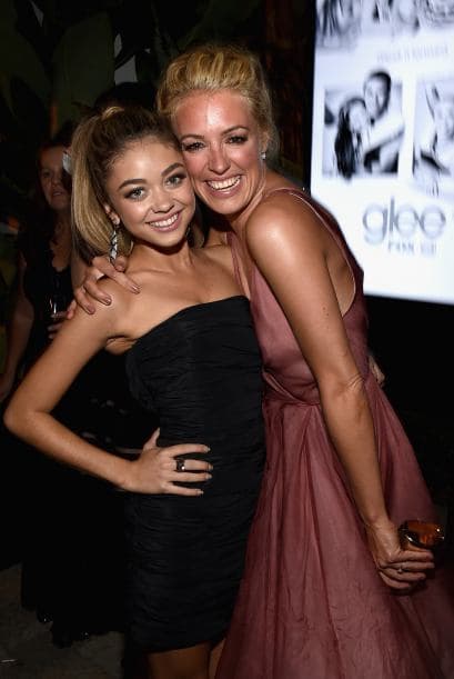 Sarah Hyland y Cat Deeley luciendo guapísimas.