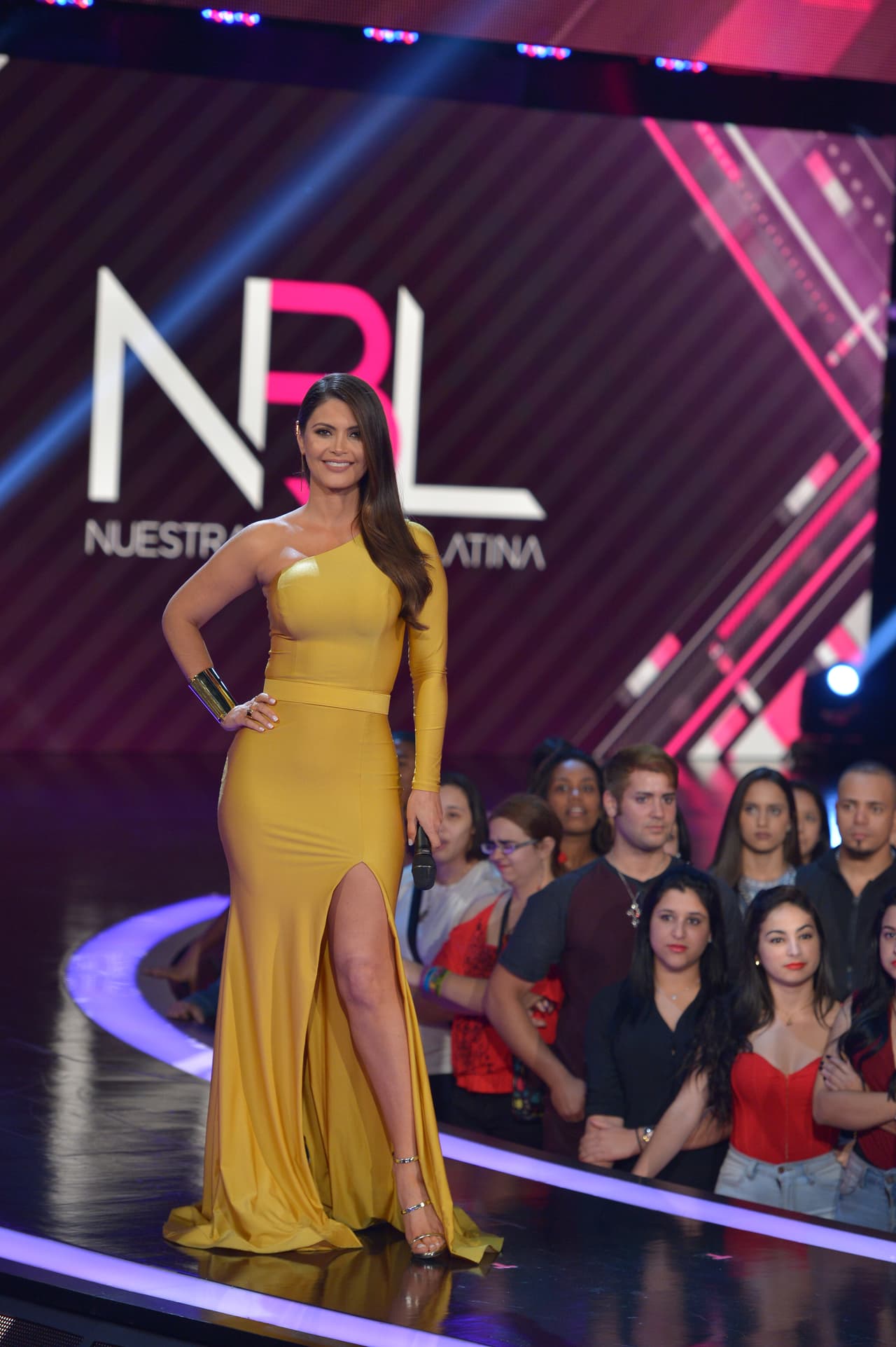 ¡Pero qué noche! Prissila dijo adiós a la competencia, Lisandra y Nathalia ahoran proclaman ser BFFs y el bailecito en el tubo de Ligia Uriarte nos hizo decir 'OMG'. Además, Prince Royce y Espinoza Paz llegaron para calmar a las bellas.