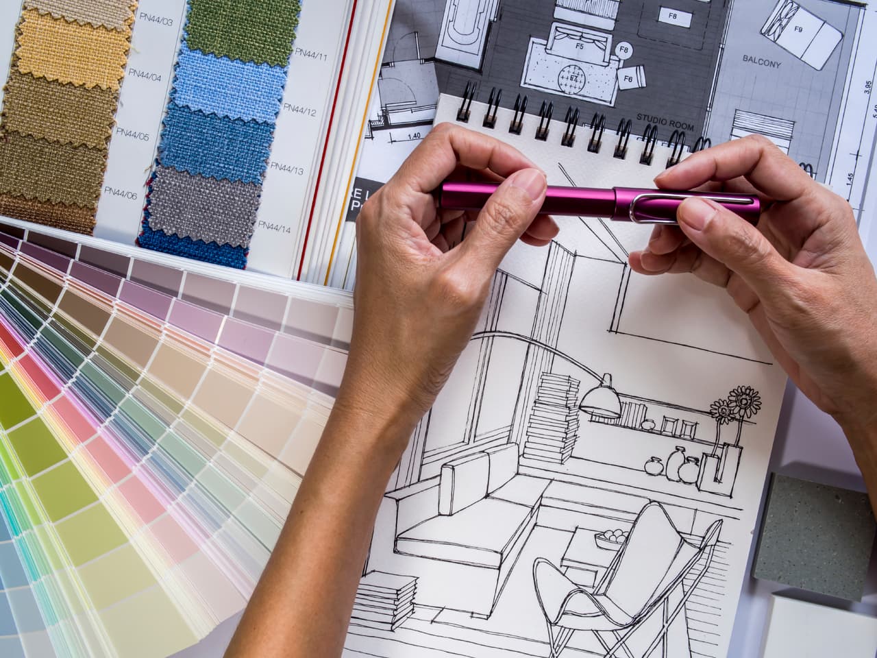 Algunas páginas como YP.com tienen herramientas muy útiles en donde puedes encontrar marcas y fuentes de material, así como recomendaciones y consejos para la renovación de tu casa.