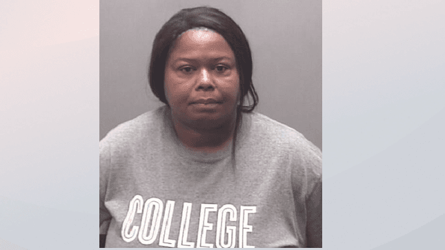 JaTonia Crisp, B/F
<br>406 E Market Street, Graham NC
<br>Conspiración de tráfico de cocaína
<br>Fianza: $20,000
<br>