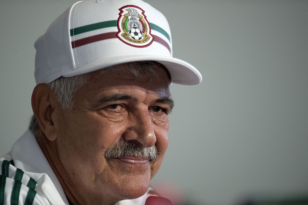 <b>Serenidad:</b> a pesar del temperamento del técnico, es un hombre que gracias a su experiencia transmite tranquilidad al interior de sus dirigidos.