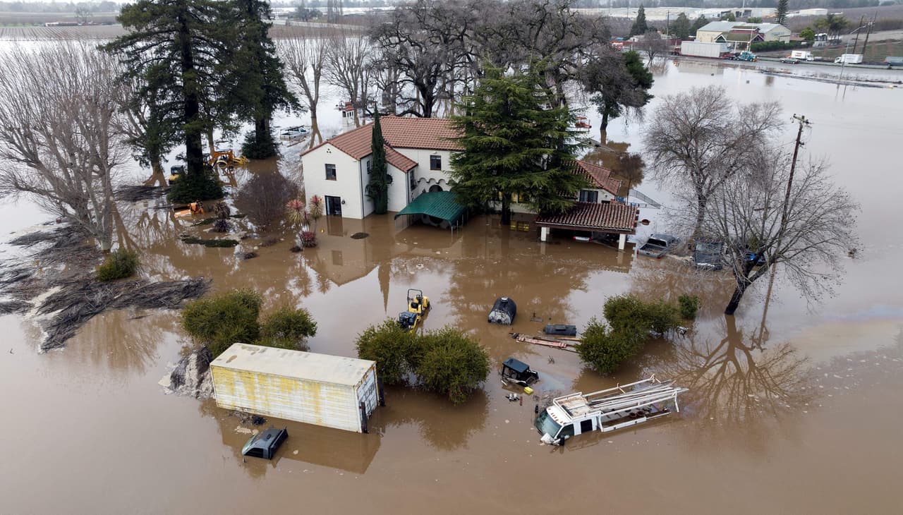 El Servicio Meteorológico Nacional ha emitido advertencias de inundaciones para una gran parte del Área de la Bahía debido a la acumulación de agua.