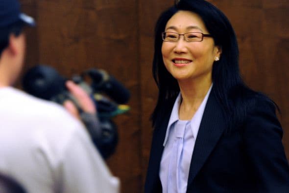 54.- CHER WANG: Empresaria taiwanés, es co-fundadora y presidente (desde 2007) de HTC Corporation, que fabrica uno de cada seis smartphones vendidos en los Estados Unidos.