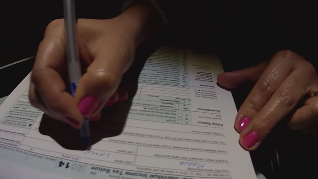 Propuesta busca eliminar el reembolso de impuestos para miles de familias inmigrantes: te explicamos