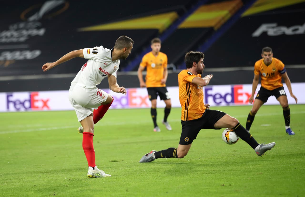 Sevilla inició la parte complementaria como terminó el primer tiempo.