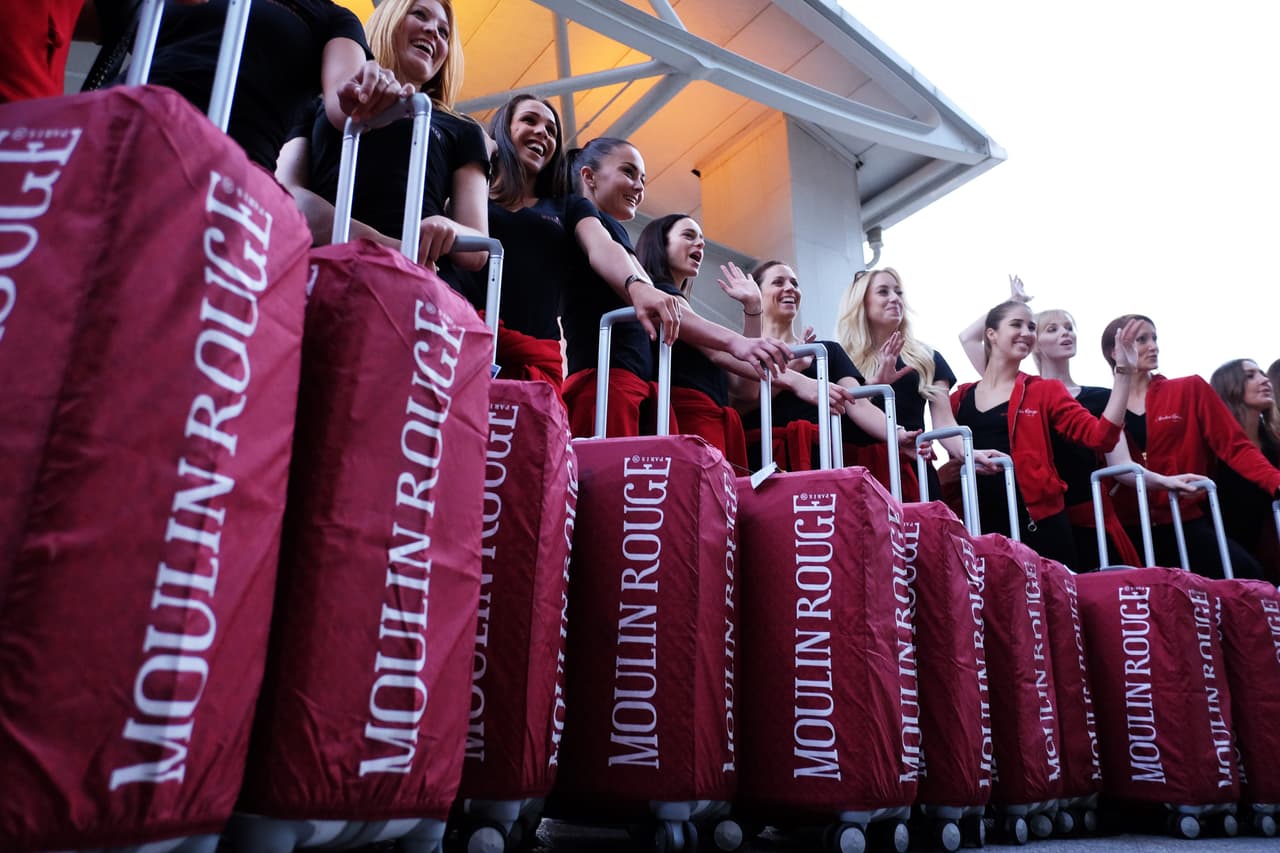 El aclamado grupo francés llegó al aeropuerto JFK de Nueva York listo para presentarse en Times Square.