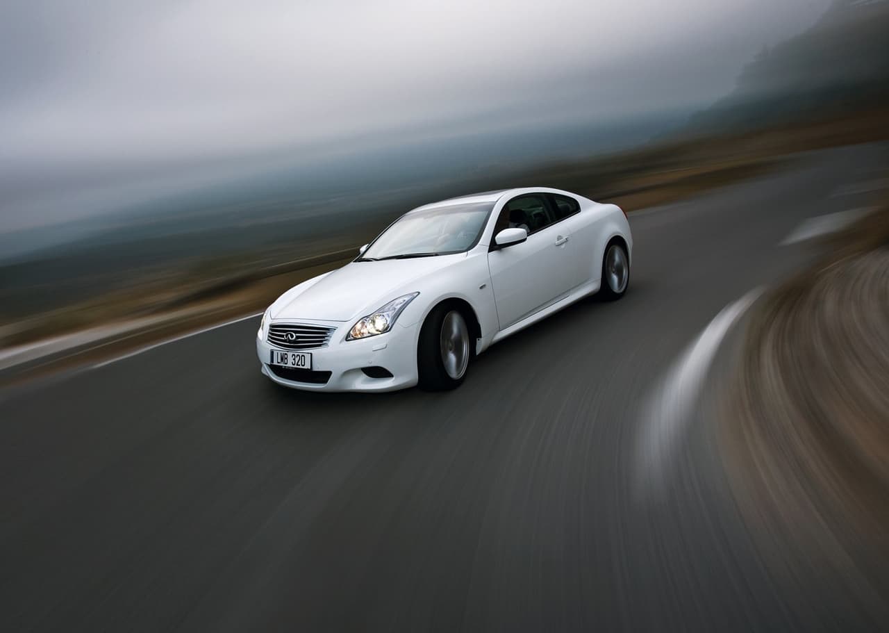 <b>En imagen: </b>Infiniti G37 Coupe 2009
<br>
<br>
<b>Potencia: </b>315 caballos de fuerza
