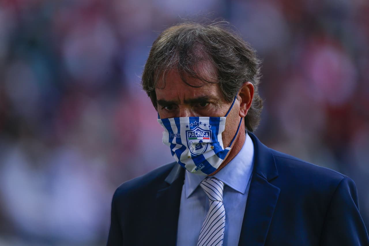 Guillermo Almada ya piensa en América tras empatar con Querétaro en su partido 100.