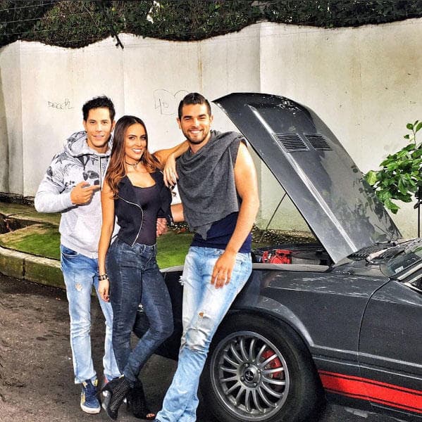 En 
<b><a href="http://www.univision.com/novelas/despertar-contigo">'Despertar contigo'</a></b> dos mecánicos se robaron el corazón de las mujeres, 
<a href="http://www.univision.com/novelas/despertar-contigo/christian-chavez-y-lucas-bernabe-son-los-ladrones-con-peor-suerte-fotos">'Christian' (Christian Chávez) y 'Wilson' (Lucas Bernabé)</a>.