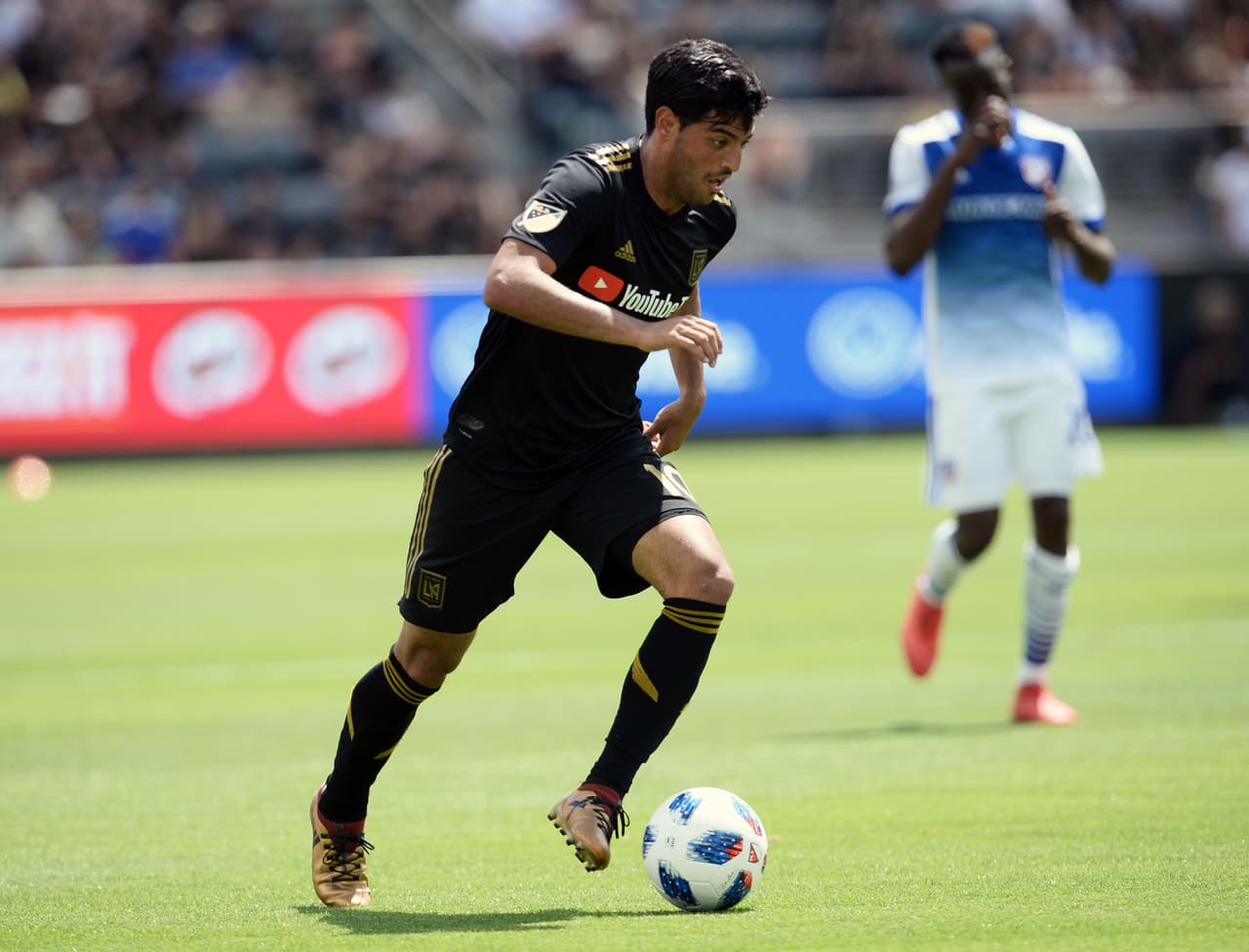 Bob Bradley dice que reta todos los días a Carlos Vela para que "sea el Lio Messi" de LAFC