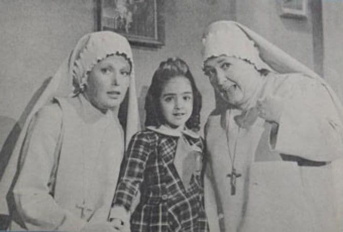 La historia se desarrolla en un internado de monjas, en donde dos de ellas fueron las cómplices de la pequeña protagonista en sus aventuras.