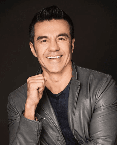 Mientras 'El Vítor' continúa disfrutando de su romance con la joven modelo, te invitamos a divertirte con él en 'Nosotros los Guapos' todos los martes a las 7PM/6C por Galavisión.