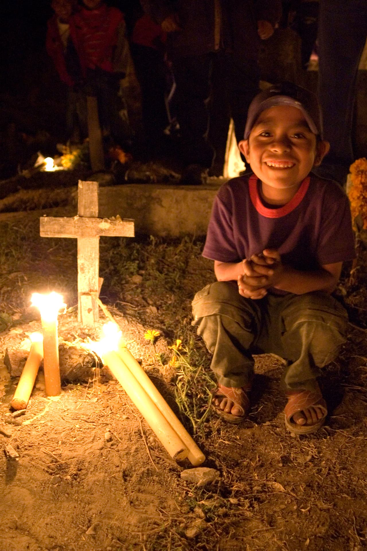 La exhibición también hace reflexionar sobre niños que, como apunta Valentina Glockner, nunca logran llegar a Estados Unidos, que los devuelven o que por políticas migratorias o las dificultades del viaje, se quedan en el camino, en otras partes en ese rumbo al norte.