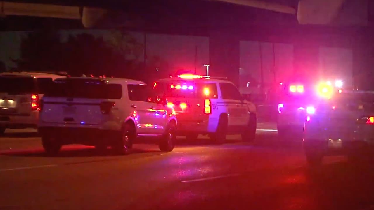 La oficina del 
<b><a href="https://twitter.com/SheriffEd_HCSO/status/1412238424338223104" target="_blank">sheriff del condado Harris</a></b> indicó que la menor discutía con su madre y salió del automóvil en la carretera 45.