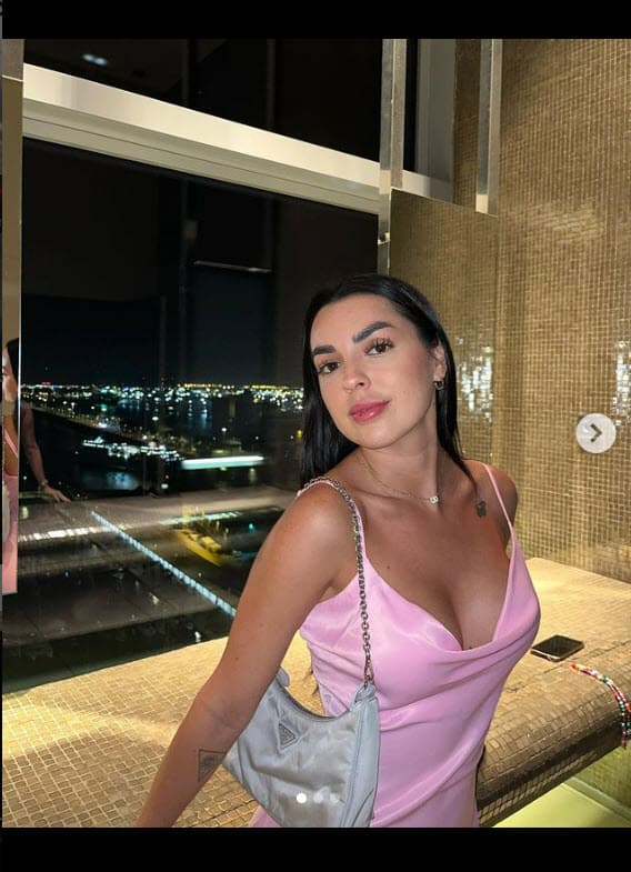 "Días de reflexión, días de agradecer, me parece fascinante lo hermosa que es la vida, lo perfecta y bella que es la naturaleza y el mundo entero. Para mí, estar aquí solo me lleva a pensar y a decir una cosa:
<b>gracias Dios por escucharme y nunca soltarme</b>".
<br>