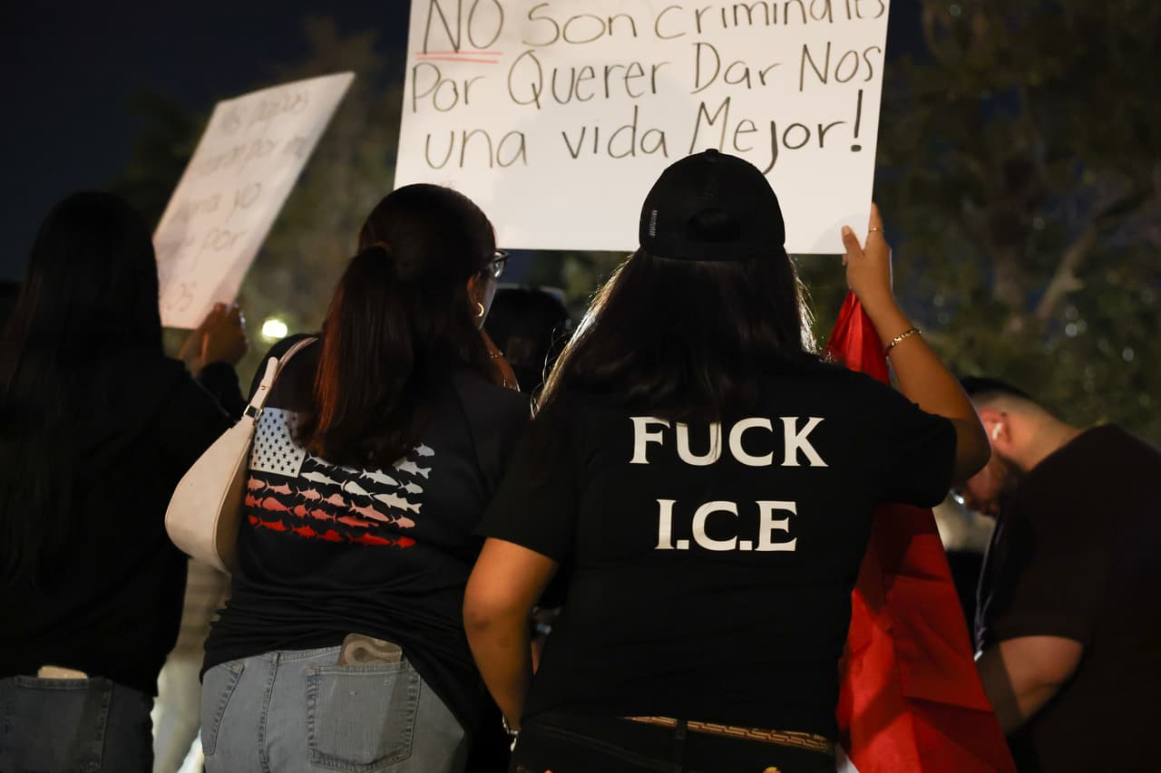 Mostraron su descontento con los operativos de agentes de ICE en Florida.