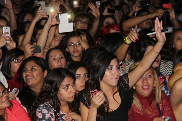 ¡Univisión Arizona sí cumple con su gente! Después de la tormenta, vino un súper concierto con El Dasa y la Arrolladora Banda Limón. Miles de personas bailaron, cantaron y además compartieron con el talento de radio y televisión de Univisión Arizona.