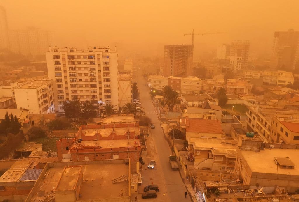 El "dramático" aumento de las tormentas de arena y polvo: ¿por qué es tan peligroso?