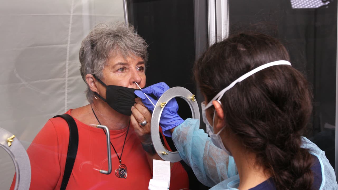 United Airlines ofrecerá pruebas rápidas de coronavirus a sus pasajeros antes de volar