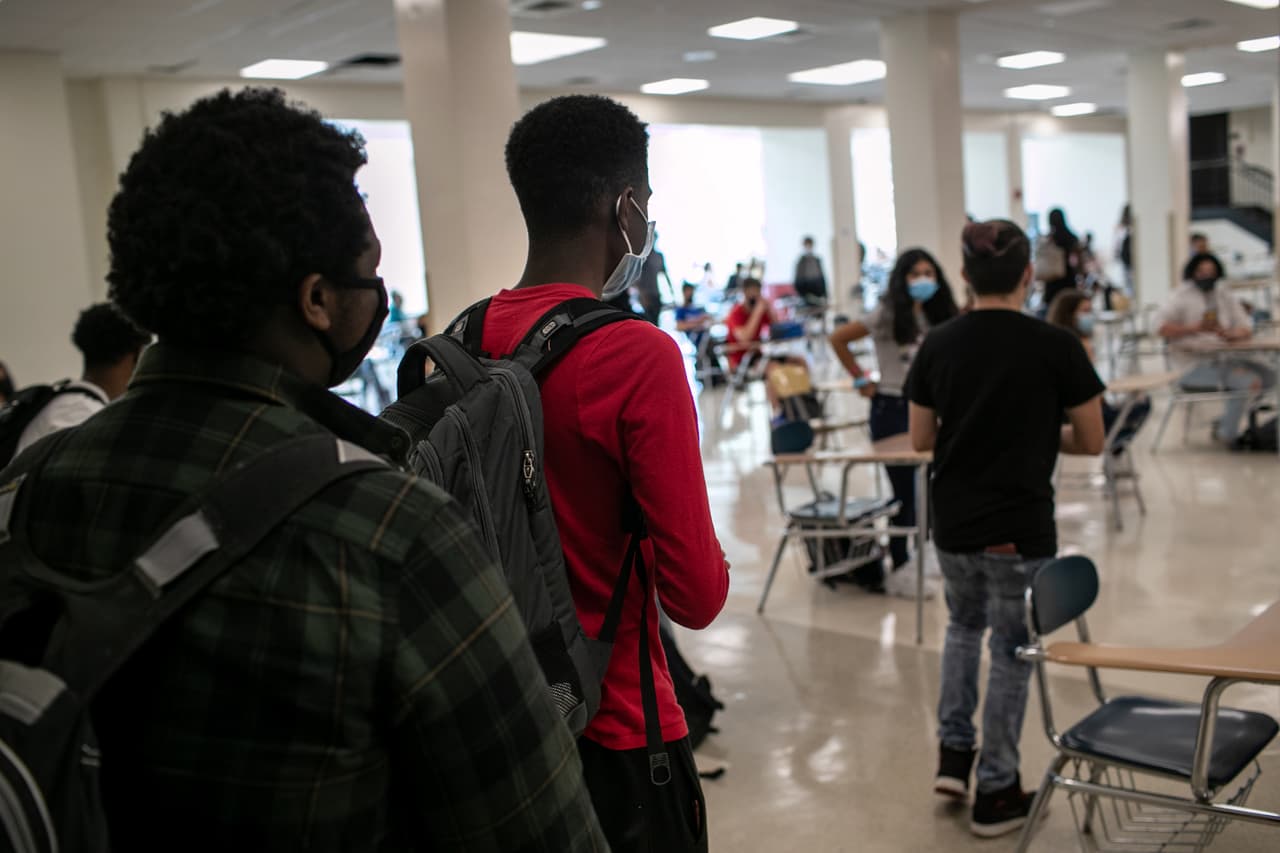 <b>Secundaria Pflugerville </b>
<br>Desde el 6 de junio al 7 de julio
<br>
<br>7:30 AM-8:00: Desayuno
<br>11:00 AM-11:30 AM: Almuerzo