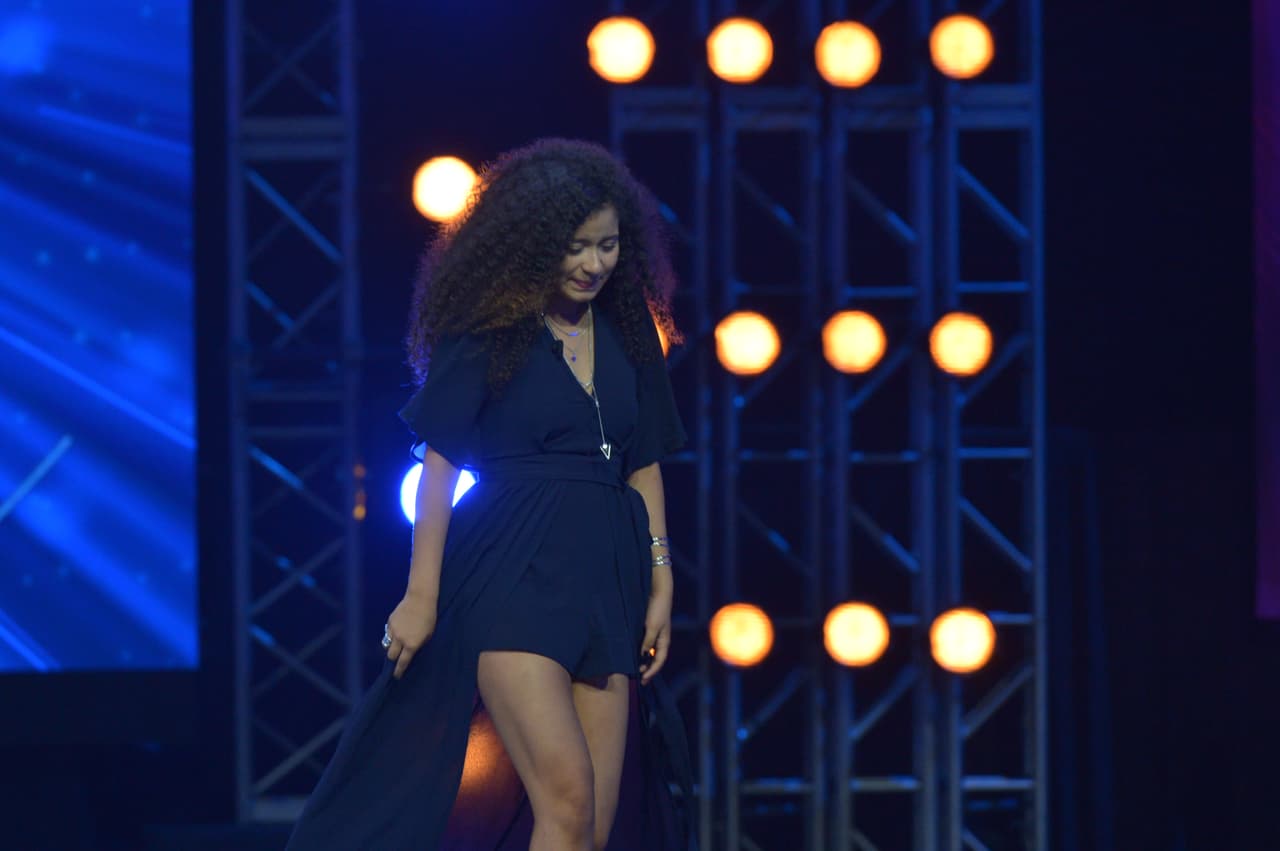 Fue un momento bastante emotivo para ella, pues tuvo que despedir a sus compañeros.