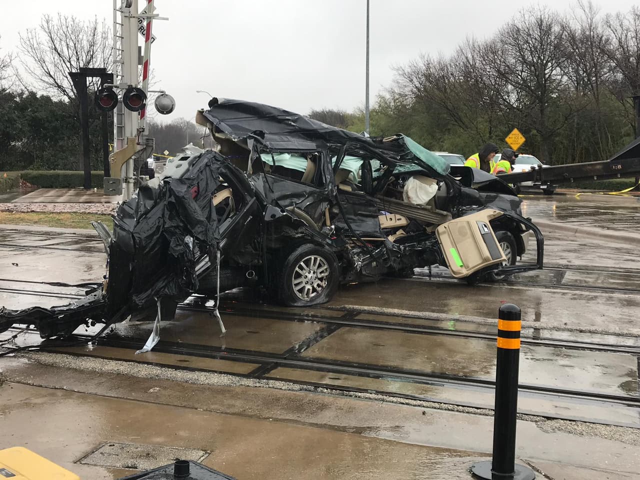 Un muerto y tres heridos en un choque con un vagón de DART