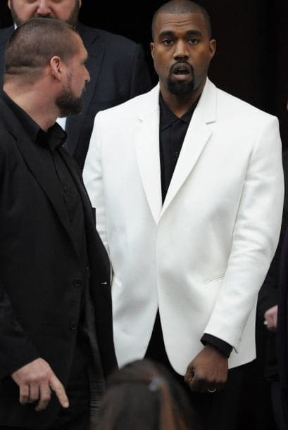 Anteriormente, el rapero había declarado que no sonreía pues al hacerlo dejaba de lucir "interesante".