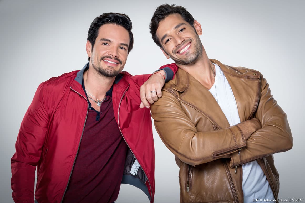 <b><a href="https://www.univision.com/programas/novelas/este-es-el-beso-gay-de-papa-a-toda-madre-que-quisieron-censurar-fotos">Andrés Zuno (Rafael) y Raúl Coronado (Rodrigo)</a></b> han provocado una controversia con su historia de amor en 
<b><a href="https://www.univision.com/novelas/papa-a-toda-madre/conoce-la-historia-de-papa-a-toda-madre">'Papá a toda madre'</a></b>, telenovela que podrás disfrutar a partir del 
<b>15 de enero a las 9PM/8C</b> por Univision.