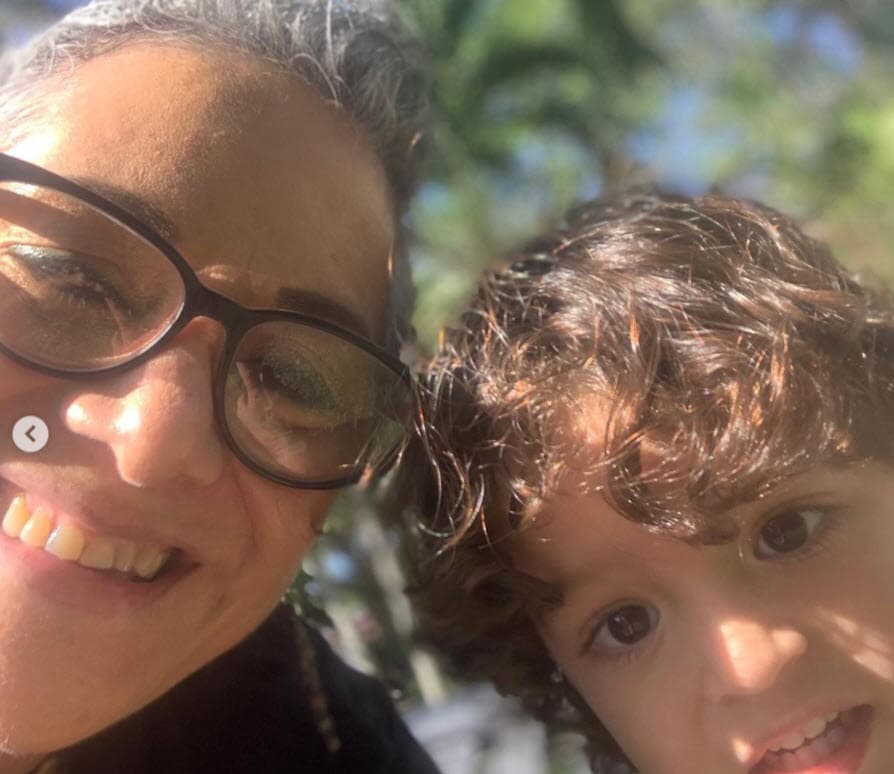 La publicación también sirvió para que la expresentadora de 
<b>Despierta América</b> hiciera hincapié en el trabajo de las nanas que con mucho ímpetu se hacen cargo de los hijos de muchos padres y muchas madres trabajadoras. 
<br>