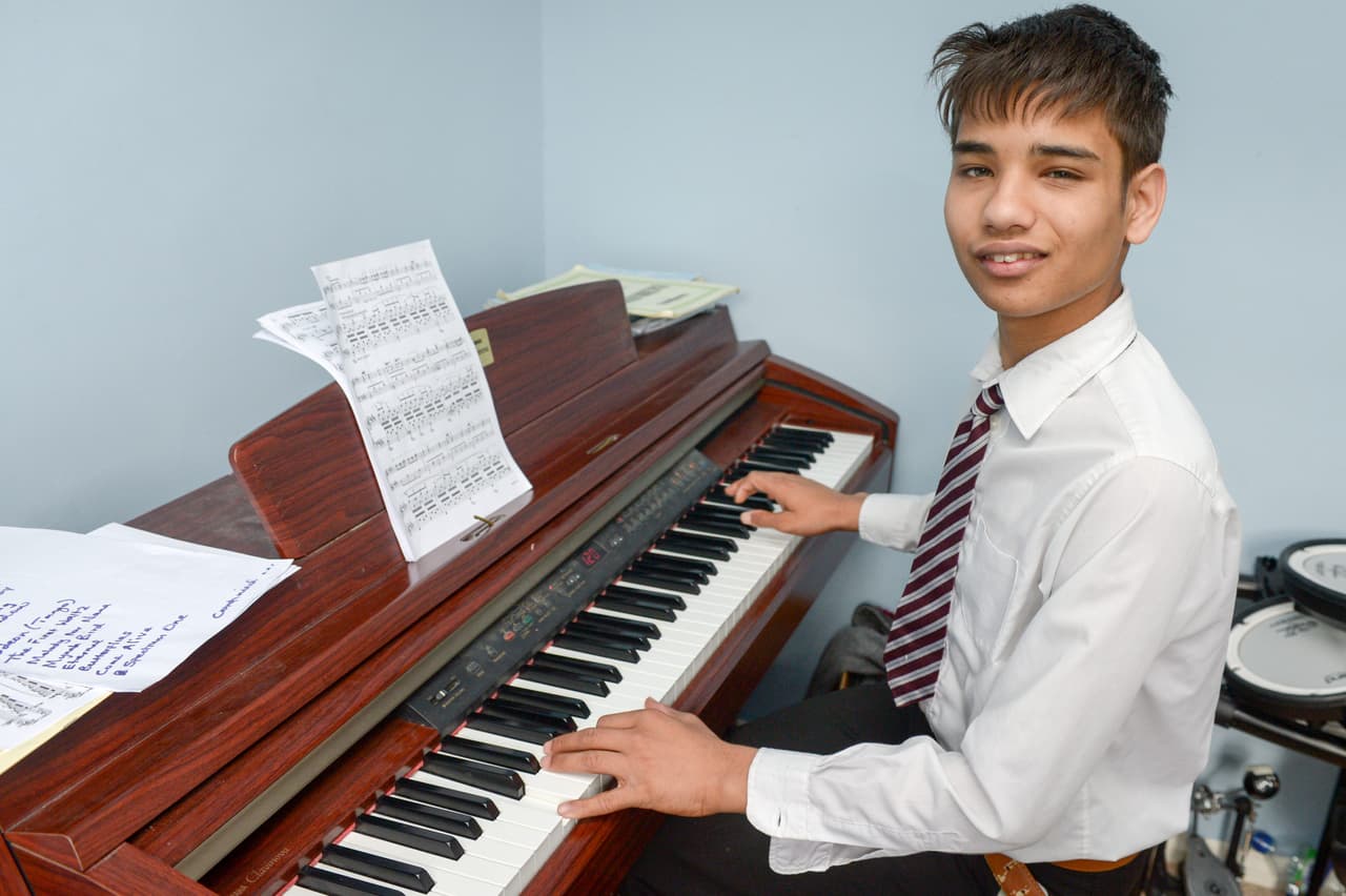 Este joven talentoso sólo tiene 15 años y ya hace cosas inimaginables.