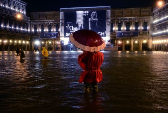 Las inundaciones que ha traído la lluvia han obligado a suspender los trenes que circulan por la costa del mar Tirreno en la provincia de Grosseto.