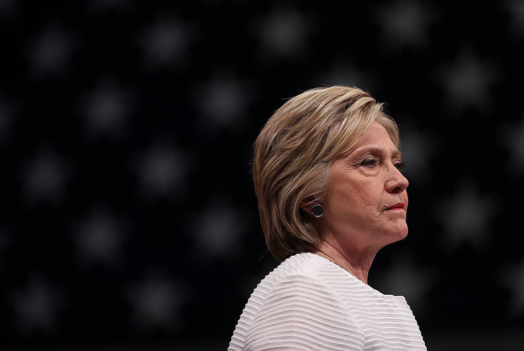 "Donald Trump no es apto para ser presidente y comandante en Jefe por su temperamento", subrayó la virtual candidata demócrata