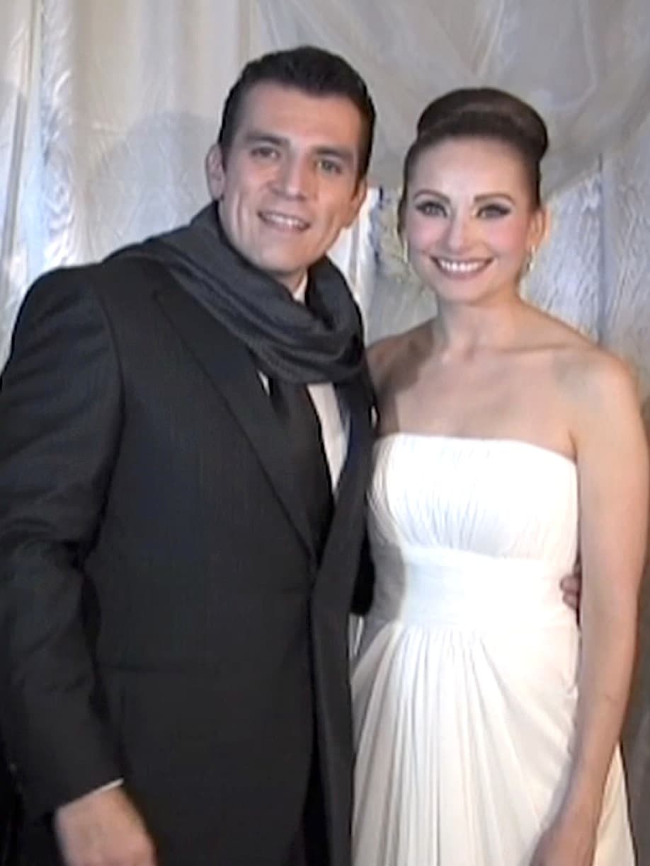 En el año 2011 
<b><a href="http://www.univision.com/temas/jorge-salinas">Jorge Salinas</a></b> y 
<b><a href="http://www.univision.com/temas/elizabeth-alvarez">Elizabeth Álvarez</a></b> contrajeron nupcias y de inmediato sonó un rumor sobre el embarazo de la actriz.