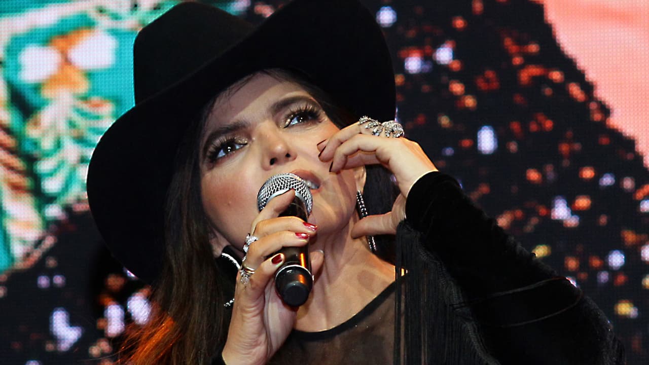 "La canción es 100% mía": Ana Bárbara tras contar la historia de desamor de 'Fruta Prohibida'