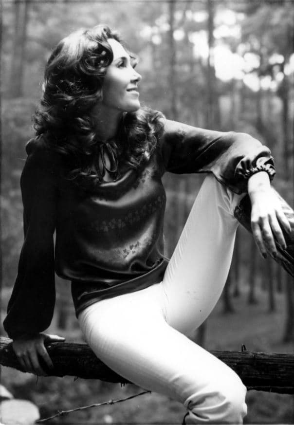 En sus inicios, la actriz lucía una belleza natural única, que de inmediato llamó la atención de los televidentes. Aquí la actriz de 27 años.