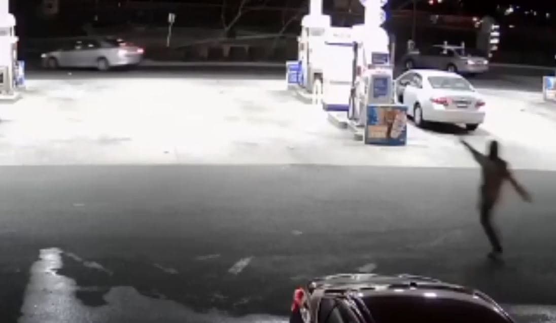 En video: hombre balea el auto de un conductor de Lyft tras haber intentado secuestrarlo en Richmond