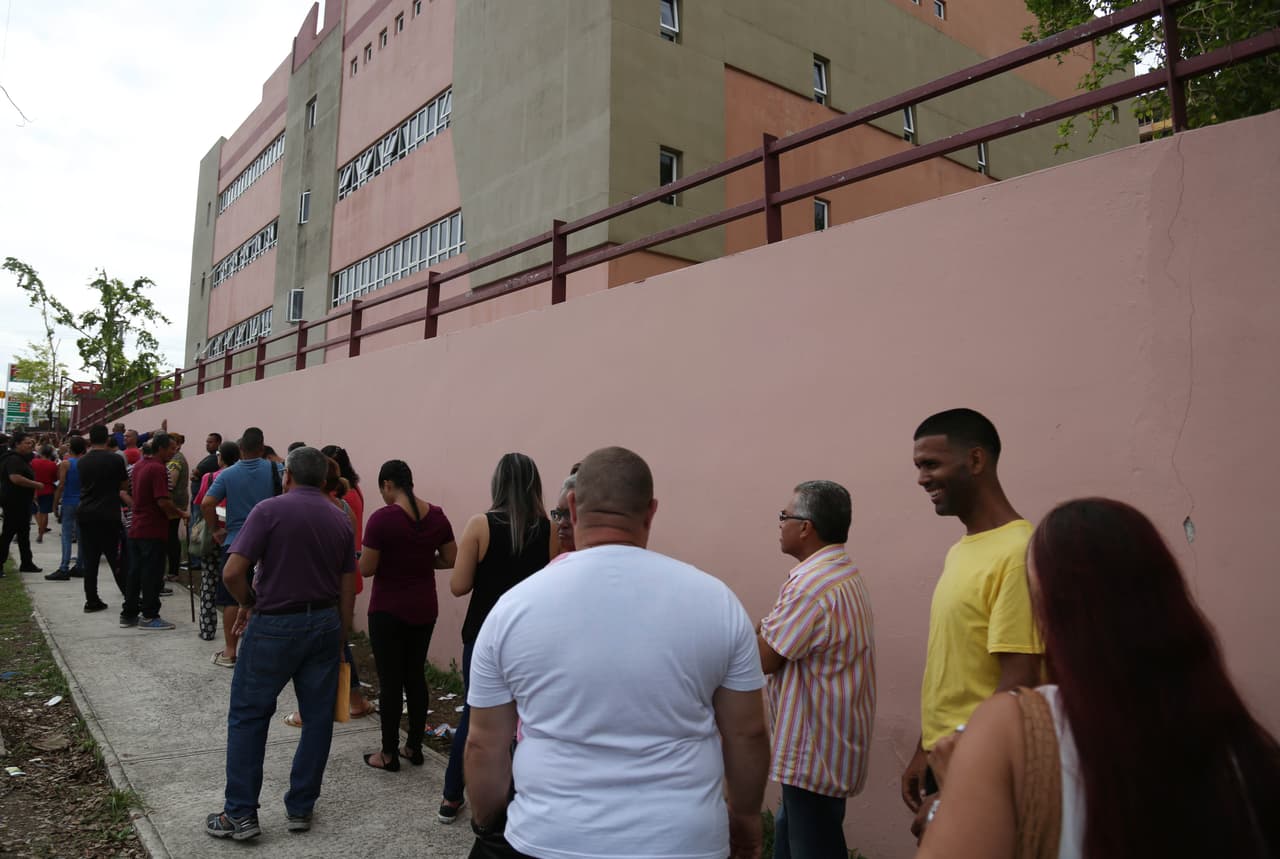 Algunos boricuas son elegibles para el desempleo tradicional mientras que otros deben solicitar un beneficio especial conocido como DUA, creado para ayudar a los afectados por desastres naturales.