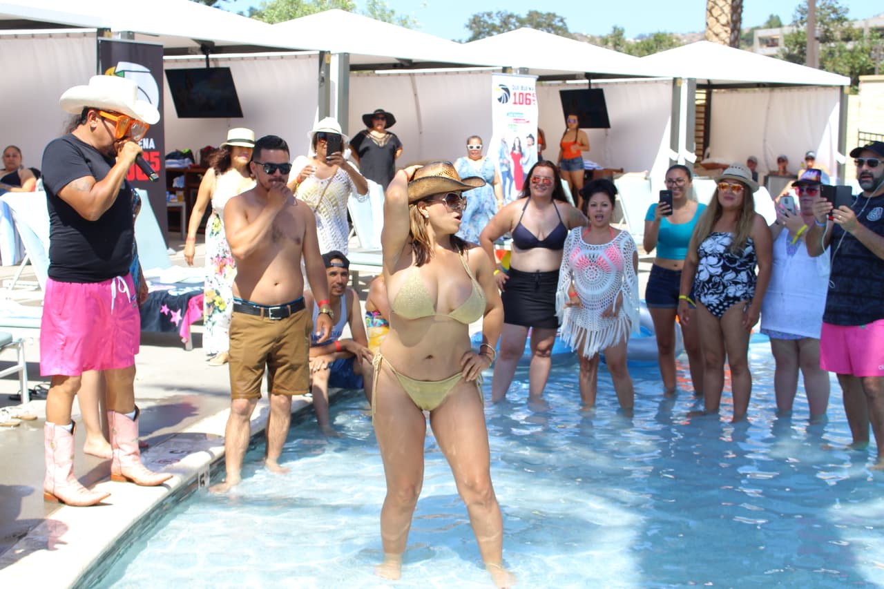En el Pool Party se organizaron diferentes concursos, entre ellos un concurso de baile.