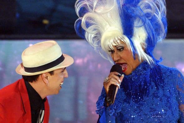 4. La legendaria Celia Cruz realizó una de sus últimas presentaciones en Latin GRAMMY en 2002. Interpretó en vivo su tema 'La Negra Tiene Tumbao', frente a una audiencia que la ovacionó de pie.