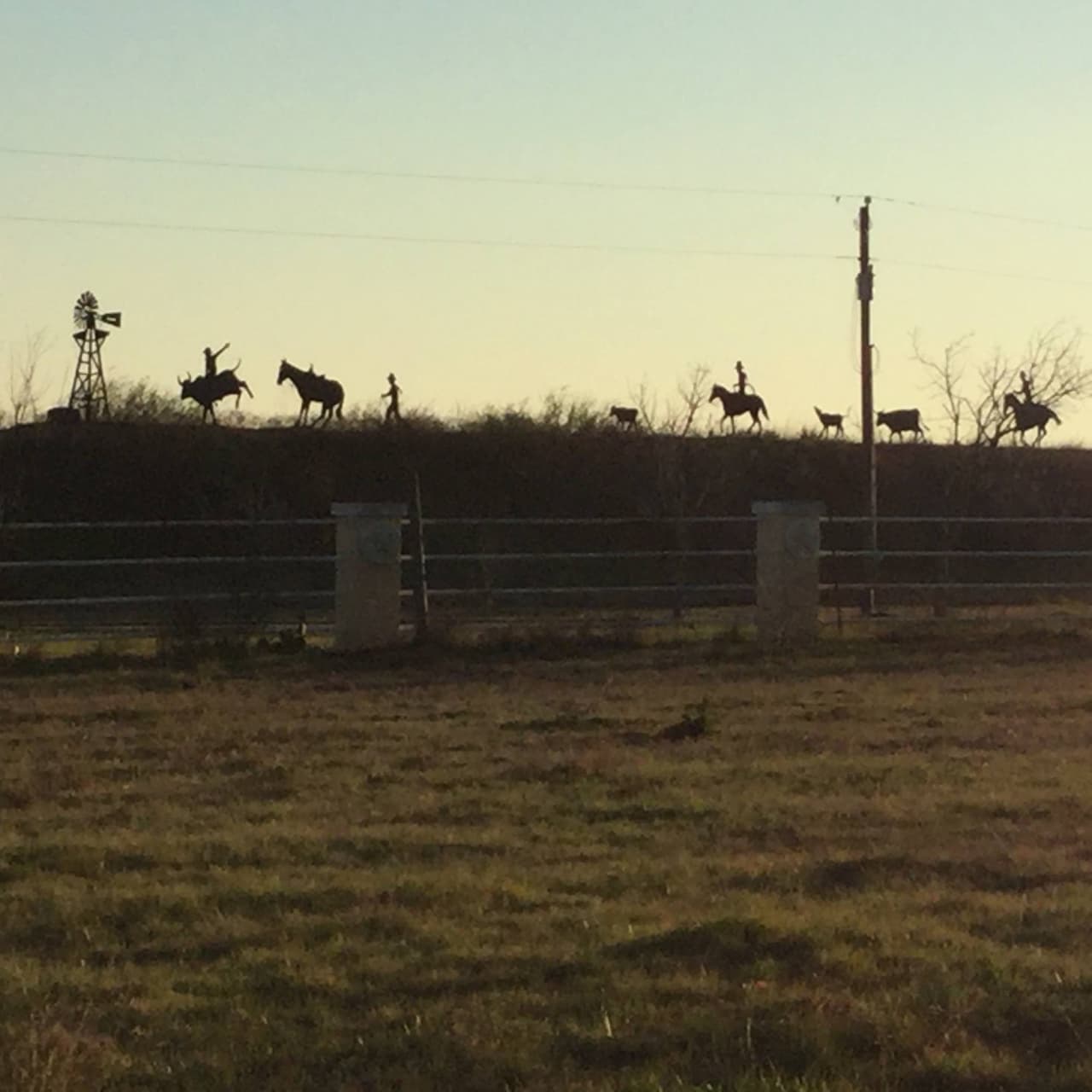 Eliezer Gutiérrez, vocero de La Luz del Mundo, reconoció que la finca es de la familia Joaquín, pero afirmó que está separada totalmente de la institución evangélica y sus finanzas.