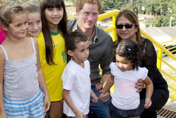 También pudo convivir con adolescentes y niños de la región.