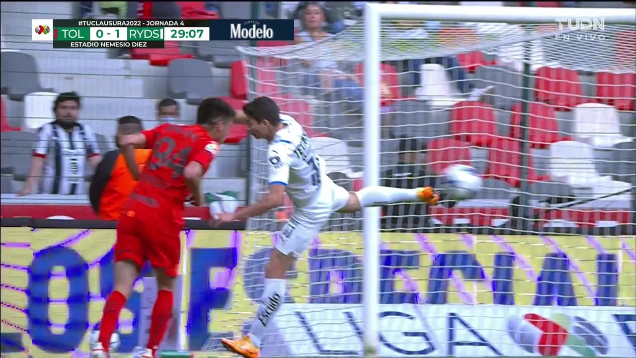 ¡GOOOL! Leonardo Fernández anota para Toluca.