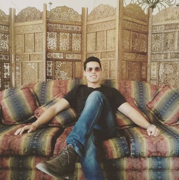 Su equipo de fútbol favorito es el Real Madrid.