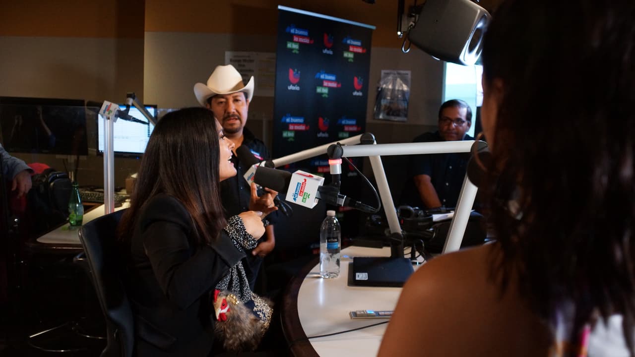 Así fue la divertida entrevista de 'El Bueno, La Mala y El Feo' con Salma Hayek.