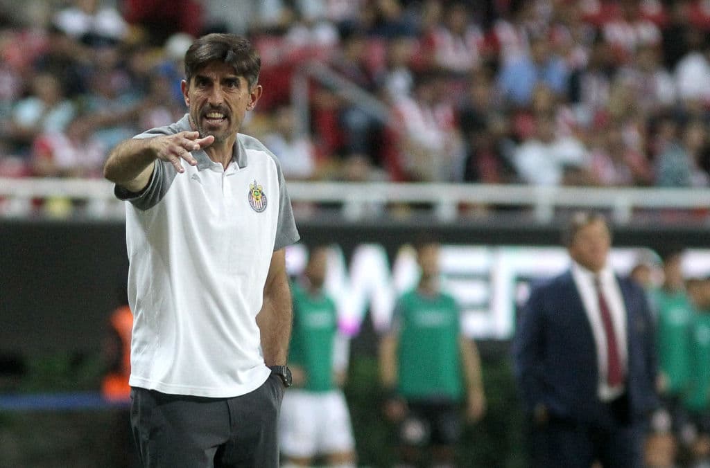 Veljko Paunovic pide no “dramatizar” por abucheos a ‘Pocho’ Guzmán