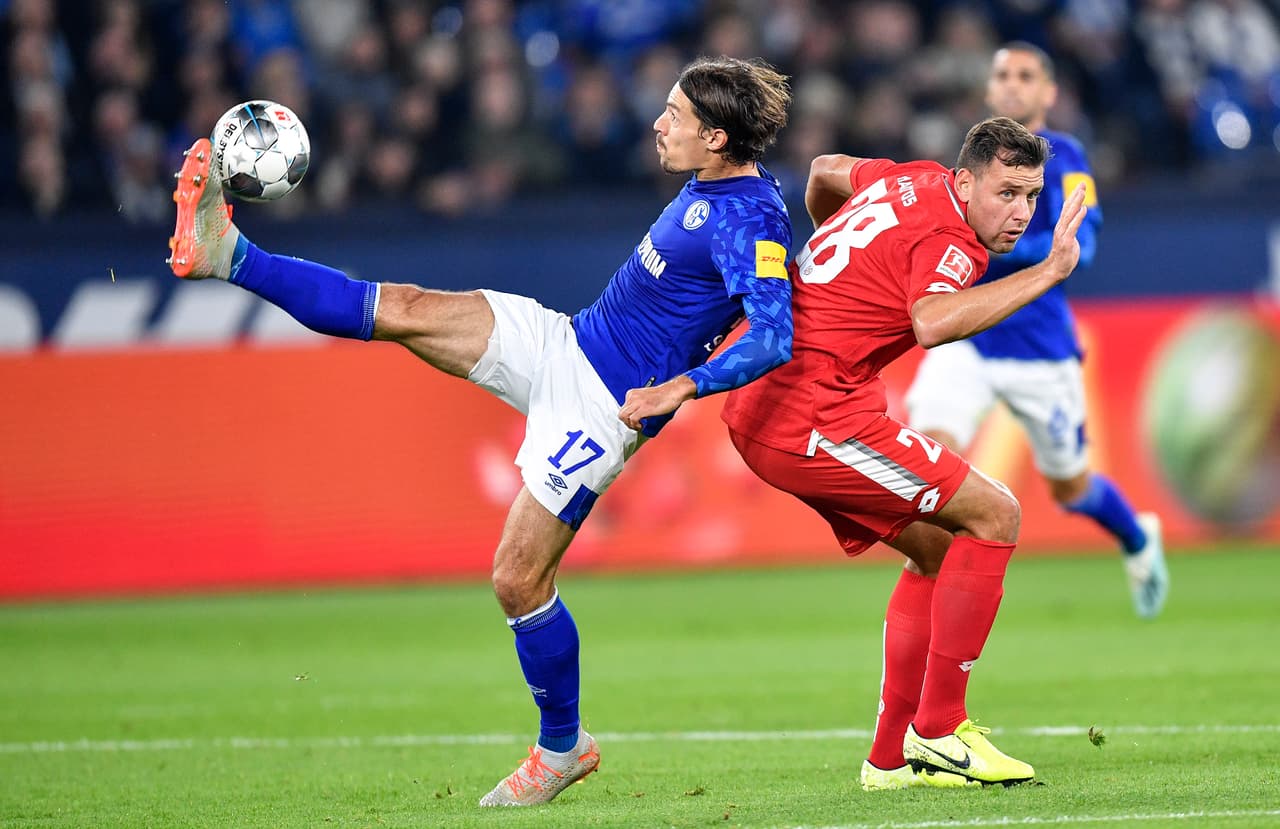 <b>Benjamin Stambouli (FC Schalke 04)</b>
<br>Posición: Defensa
<br>Edad: 29
<br>Valor actual: 9.50 MDE